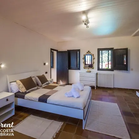 Celeste Holiday home Vall-Llobrega