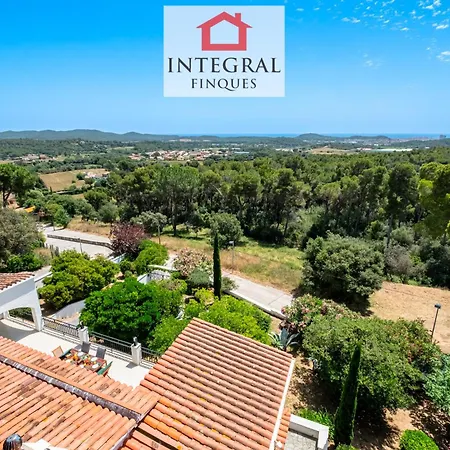 Celeste Villa Vall-Llobrega